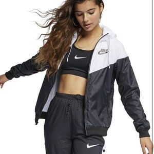 Nike Windrunner/Windbreaker